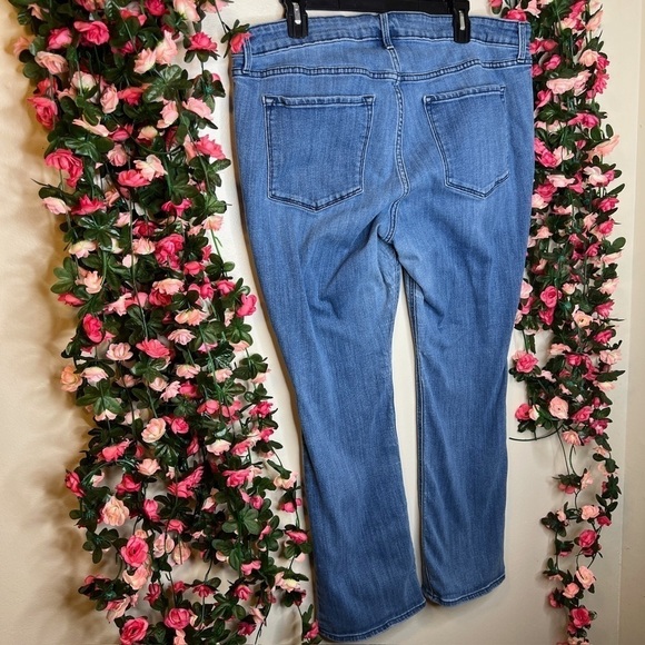 Old Navy Kicker Bootcut Jeans Plus Size Casual Demim Womens 18 Casual Comfort - Picture 5 of 11